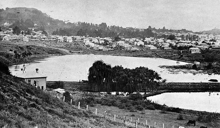 Hình ảnh Eden Park ngập lụt vào năm 1907 khi đó là sân thi đấu của đội cricket Kingsland - Ảnh: SIR GEORGE GREY