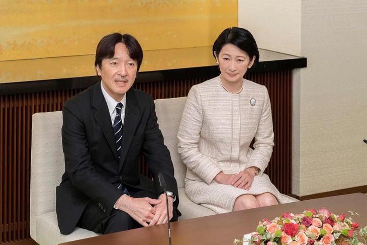 Thân vương Akishino và vương phi - Ảnh: AFP