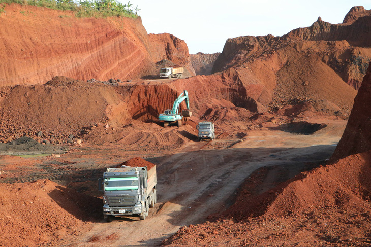 Mỏ đất đắp tại đồi Bình Minh (xã Suối Cát, huyện Xuân Lộc, Đồng Nai) phục vụ dự án cao tốc Phan Thiết - Dầu Giây gây nguy cơ sạt lở - Ảnh: A LỘC