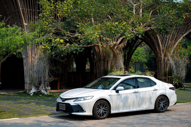 Toyota Camry - bền bỉ và được ưu chuộng tại thị trường Việt Nam