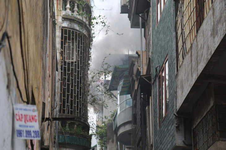 Hiện trường vụ cháy nhà dân ở ngõ Thổ Quan - Ảnh: CTV