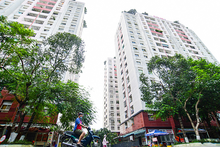 Từ nhiều năm nay người dân mua nhà chung cư Thái An (quận 12, TP.HCM) vẫn chưa được cấp sổ hồng - Ảnh: QUANG ĐỊNH