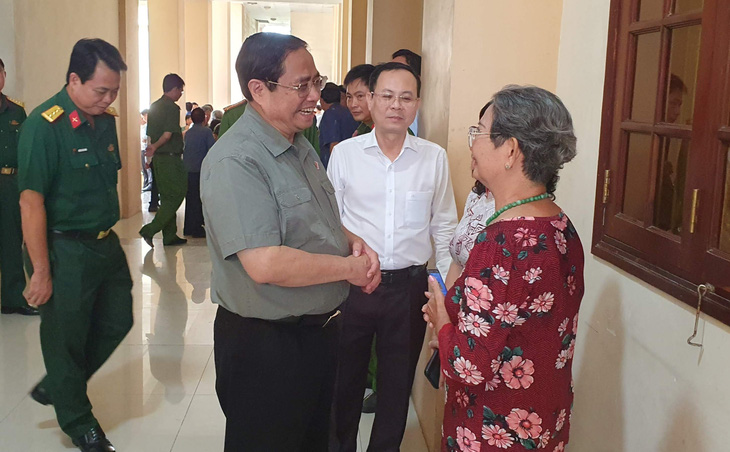 Thủ tướng Chính phủ Phạm Minh Chính trao đổi với cử tri thành phố Cần Thơ - ẢNH: LÊ DÂN