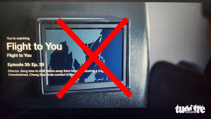 Cảnh phim "Flight to you" trên Netflix vẫn hiển thị tấm bản đồ có "đường lưỡi bò" - Ảnh: CÁT KHUÊ