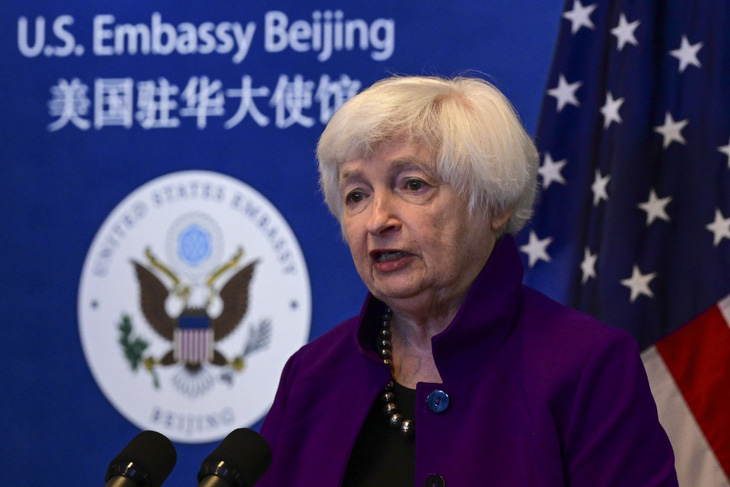 Bộ trưởng Bộ Tài chính Mỹ Janet Yellen phát biểu họp báo tại Bắc Knh ngày 9-7 - Ảnh: AFP