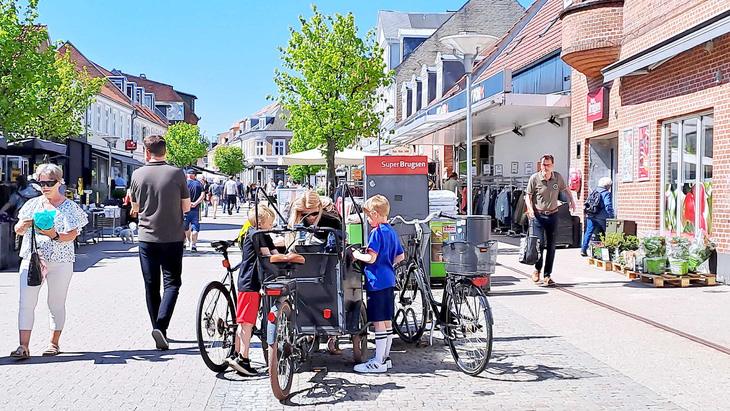 Ở Đan Mạch, cứ 10 người thì 9 người có xe đạp. Trong 5,8 triệu dân nước này, có 47% nam giới và 57% nữ giới đạp xe đạp thường xuyên, trung bình mỗi người đạp 1,4km/ngày - Ảnh: QUẾ VIÊN