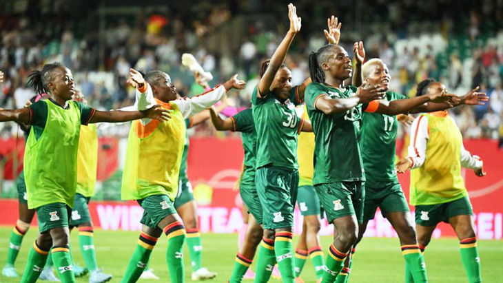 Tuyển nữ Zambia gây sốc khi đánh bại tuyển nữ Đức 3-2 trong trận giao hữu rạng sáng 8-7 - Ảnh: REUTERS