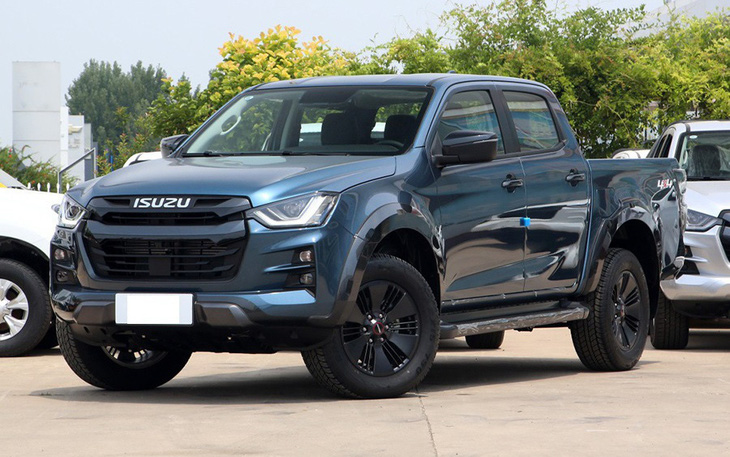 Isuzu D-Max bản Trung Quốc đổi nội thất hiện đại chưa từng có