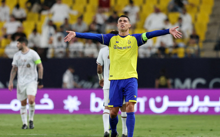 Messi gọi, Ronaldo trả lời với bàn thắng đưa Al-Nassr vào chung kết
