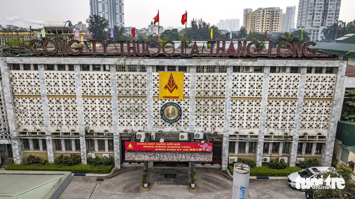 Trụ sở Công ty thuốc lá Thăng Long trên trục đường Nguyễn Trãi sẽ phải di dời khỏi nội đô - Ảnh: NAM TRẦN