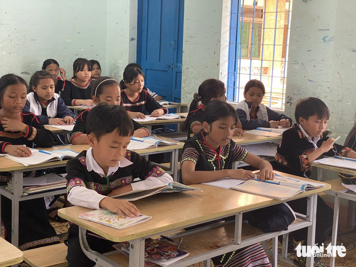Học sinh tại huyện Krông Bông thi tuyển vào lớp 10 Trường THPT DTNT Đam San (TP Buôn Ma Thuột, Đắk Lắk) - Ảnh: TRUNG TÂN