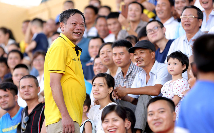 Giải thể hội cổ động viên Nam Định vì tình yêu bóng đá bị phản bội?