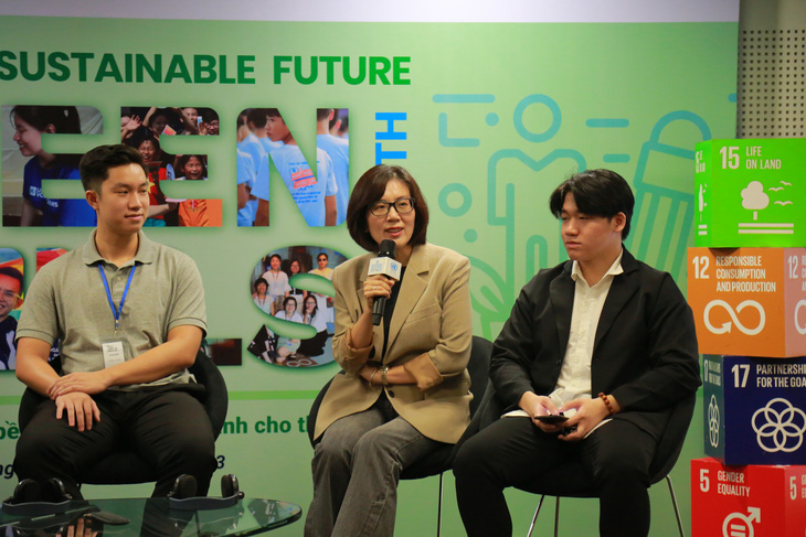 Ms Tran Hong Van (centre) said youth need to be trained with the right skills and career orientation to move towards a green economy - Photo: United Nations in Vietnam