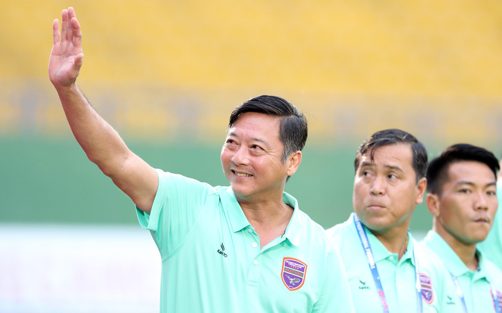 Đua trụ hạng V-League 2023: Trông vào HLV Lê Huỳnh Đức