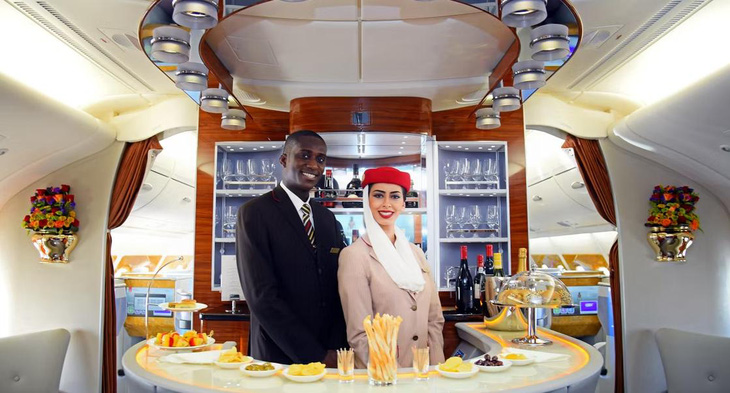 Đồng phục của tiếp viên hàng không Emirates Airlines luôn được đánh giá cao trong các cuộc bình chọn - Ảnh: SIMPLE FLYING