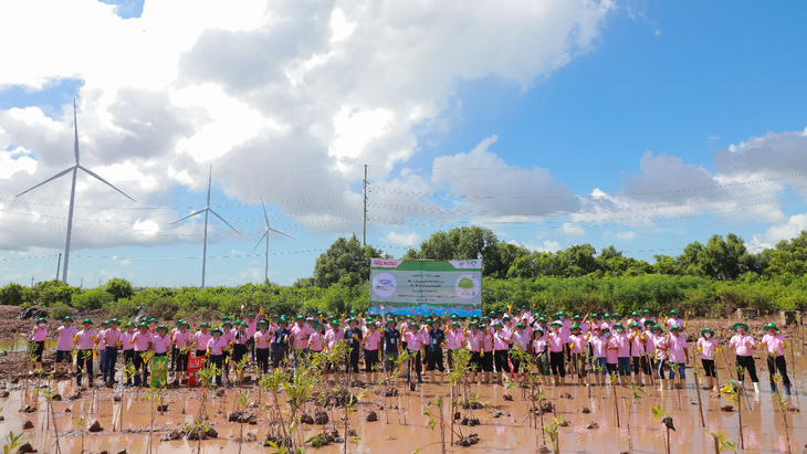 C.P. Việt Nam khởi động dự án trồng cây bảo vệ đa dạng sinh học trang trại nuôi tôm - Ảnh 4.