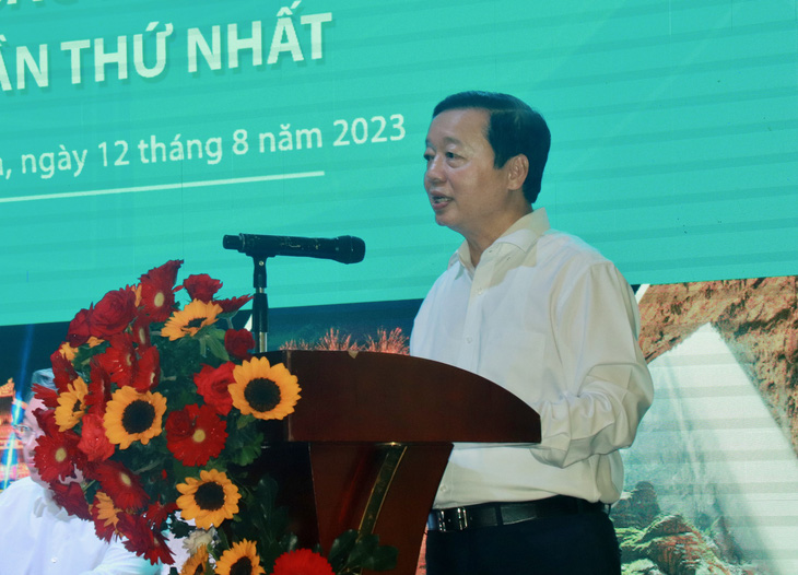 Phó thủ tướng Trần Hồng Hà phát biểu tại hội nghị công bố quyết định thành lập Hội đồng điều phối vùng Bắc Trung Bộ và duyên hải Trung Bộ - Ảnh: MINH CHIẾN