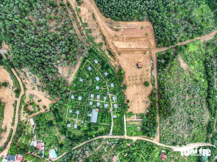 Hình ảnh cho thấy nhiều điểm tại khu vực đồi Dõng Chum, xã Minh Phú, Sóc Sơn có dấu hiệu san gạt - Ảnh: NAM TRẦN