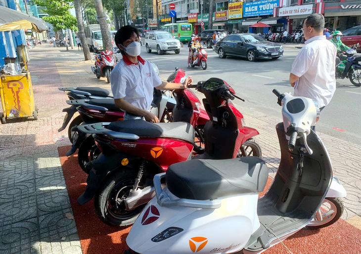 Electric motorcycle V002 - assembled and sold in VN Ho Chi Minh City - photo: TTD