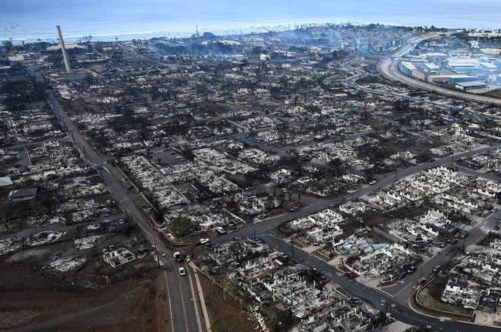 Ảnh từ trên cao cho thấy những ngôi nhà bị hỏa hoạn thiêu rụi ở Lahaina, Hawaii, ngày 10-8 - Ảnh: AFP
