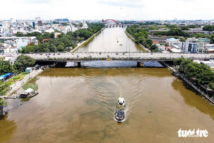 Giao thông thủy trên sông Sài Gòn, nét độc đáo cần gìn giữ - Ảnh: L.PHAN