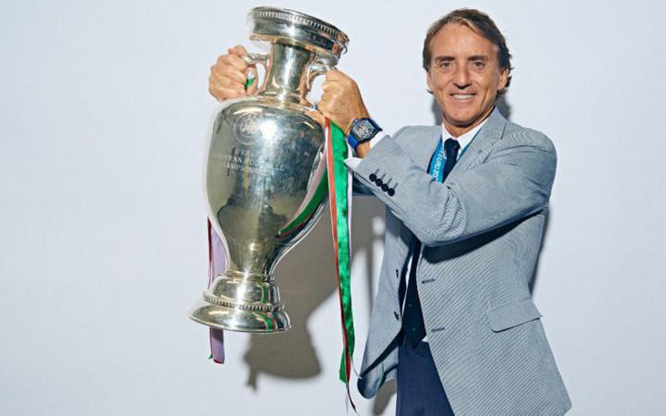 HLV Mancini chia tay tuyển Ý sau 5 năm