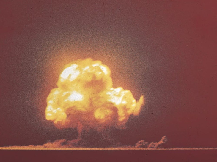 Ảnh chụp thực tế vụ nổ hạt nhân thử nghiệm Trinity năm 1945