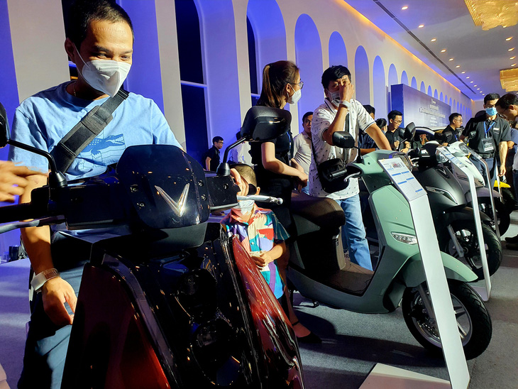 The electric motorcycle market comes alive as many businesses participate in production investment - Photo: Cong Trung