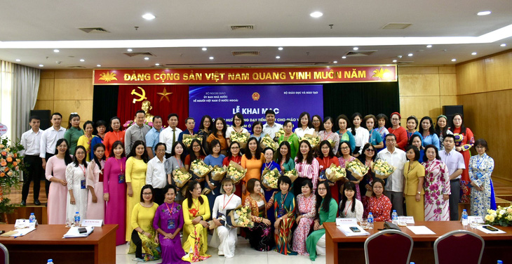 Lễ khai mạc khóa tập huấn giảng dạy tiếng Việt cho giáo viên kiều bào sáng 16-8 tại Hà Nội - Ảnh: Ủy ban Nhà nước về người Việt Nam ở nước ngoài