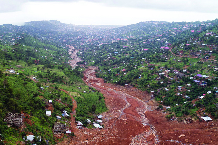 Hậu quả của trận lở đất ở Sierra Leone. Ảnh: Getty Images