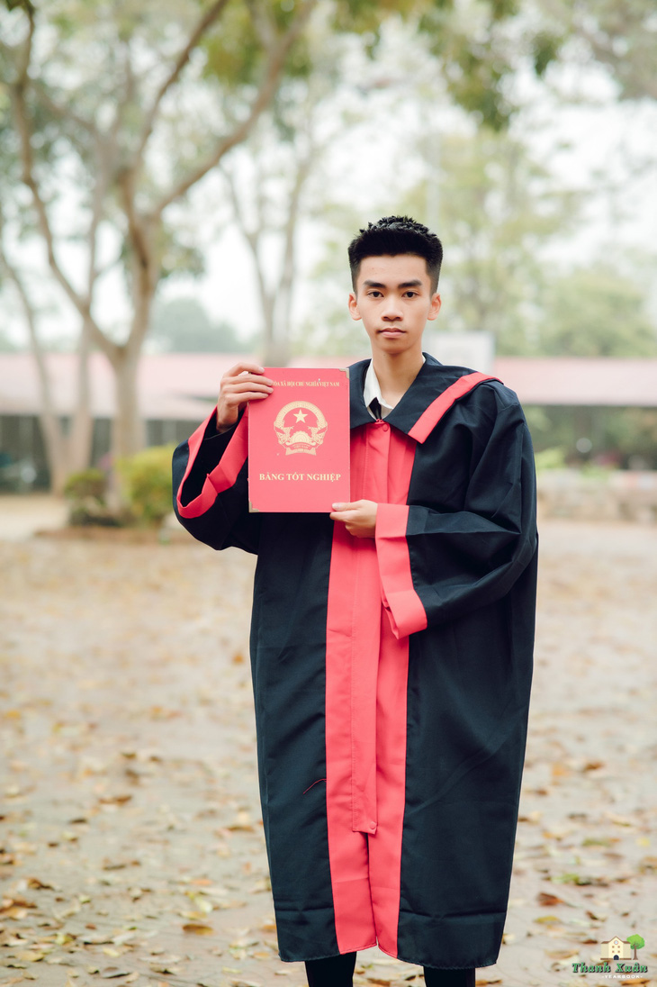 Hán Gia Bảo trở thành tân sinh viên Đại học Duy Tân