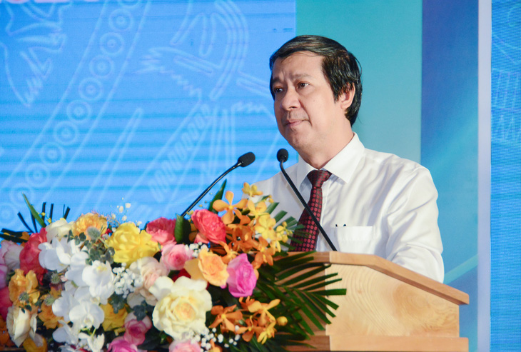 Bộ trưởng Bộ Giáo dục và Đào tạo Nguyễn Kim Sơn phát biểu tại hội nghị