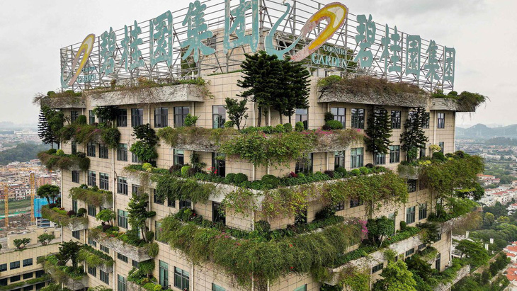 Một tòa nhà do công ty bất động sản Trung Quốc Country Garden xây dựng - Ảnh: THE ECONOMIST