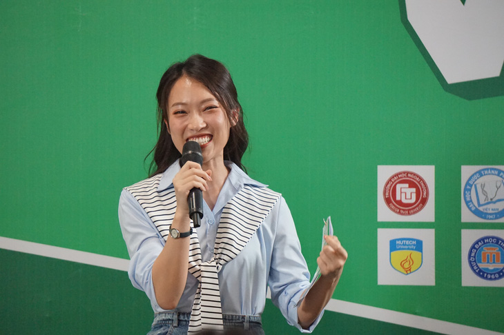 MC Khánh Vy sẽ đồng hành với các bạn sinh viên trong chương trình này, cùng với đồng nghiệp - MC Quang Bảo - Ảnh: T.ĐIỂU