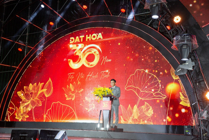 Ông Trần Uy Thành - phó tổng giám đốc - phát biểu khai mạc lễ kỷ niệm 30 năm thành lập