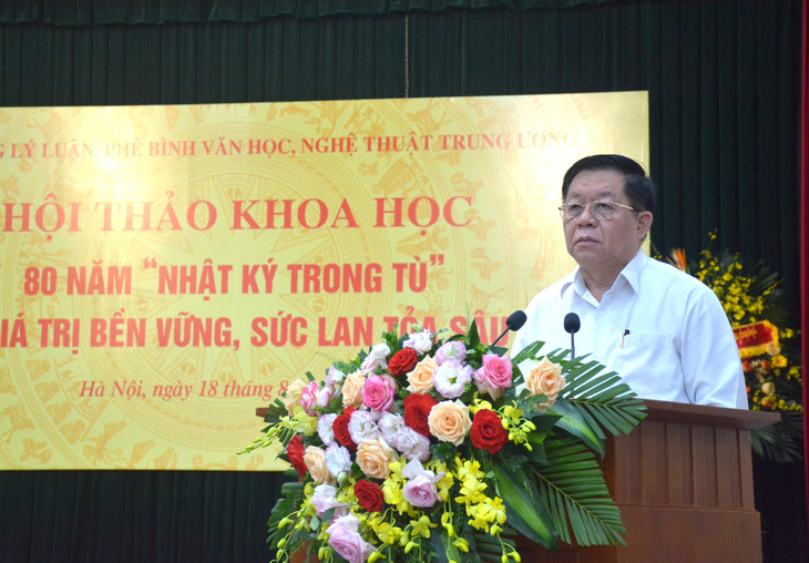 Trưởng Ban Tuyên giáo Trung ương Nguyễn Trọng Nghĩa phát biểu tổng kết hội thảo - Ảnh: TRÂN HOÀNG
