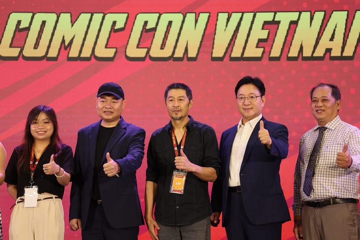 Đạo diễn Charlie Nguyễn và những cộng sự cùng tổ chức cuộc thi COMINK nhằm tìm kiếm truyện tranh Việt chất lượng - Ảnh: BTC
