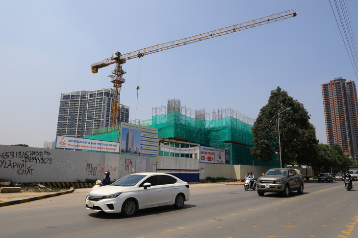 Dự án nhà ở xã hội NHS Trung Văn đang xây dựng tại phường Trung Văn, quận Nam Từ Liêm, Hà Nội - Ảnh: DANH KHANG
