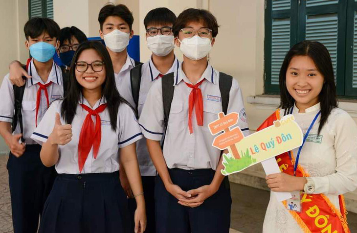 Học sinh lớp 9 ở TP.HCM tham quan Trường THPT Lê Quý Đôn, quận 3, chuẩn bị cho việc đăng ký vào lớp 10 - Ảnh: Trường THPT Lê Quý Đôn cung cấp