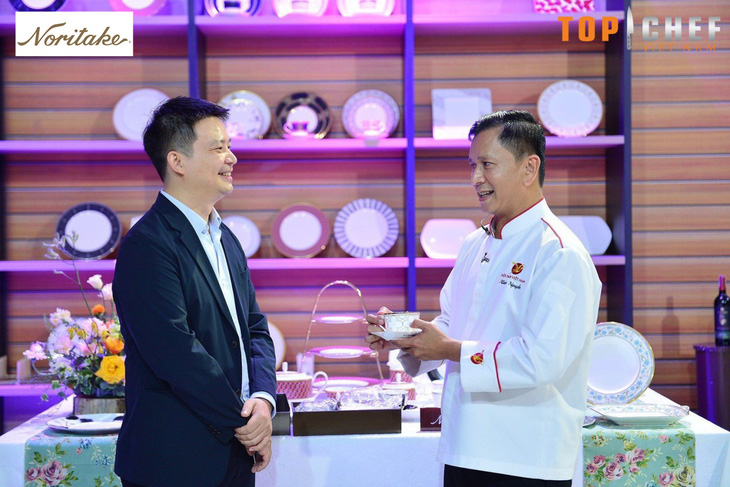 Top Chef tập 8: Tôm quý Việt ‘đọ dáng’ trên sứ cao cấp của Noritake - Ảnh 8.