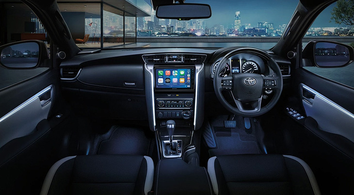 Nội thất xe trang bị màn hình 9 inch mới hỗ trợ Android Auto và Apple CarPlay không dây - Ảnh: Toyota
