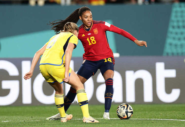 Salma Paralluelo (18) được đánh giá là ngôi sao đáng xem của Tây Ban Nha ở World Cup nữ 2023 - Ảnh: REUTERS