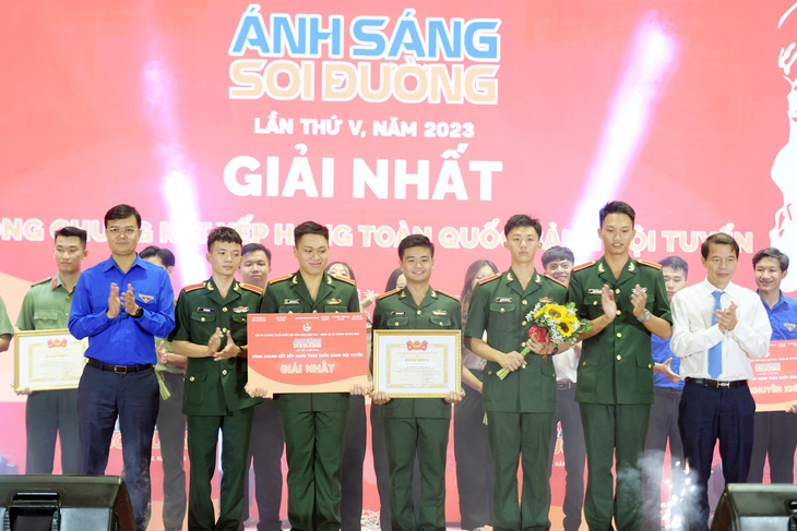 Army Youth Board shines its way into 2023 by winning Team Lite finals - Photo: Duong Tri