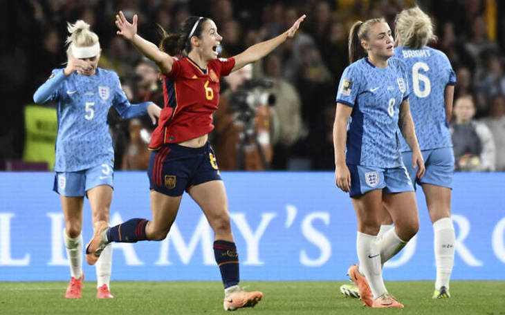 Sự thất vọng của các nữ cầu thủ Anh sau thất bại ở chung kết - Ảnh: Getty Images