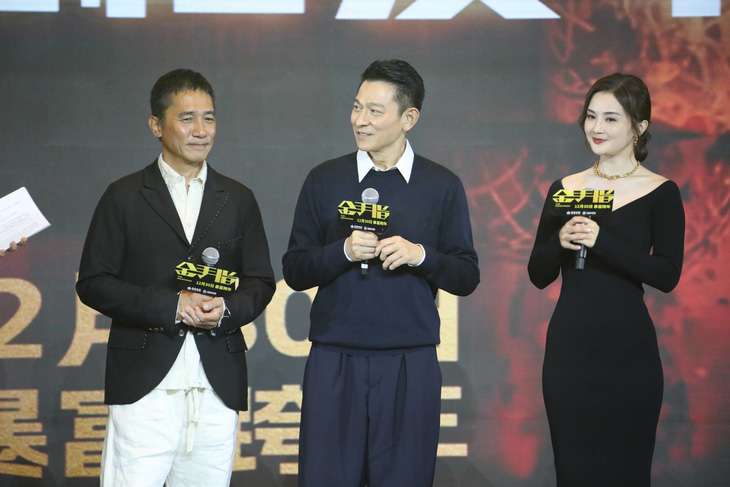 Lương Triều Vỹ, Lưu Đức Hoa và Thái Trác Nghiên tại sự kiện ra mắt phim Ngón tay vàng (The Goldfinger)