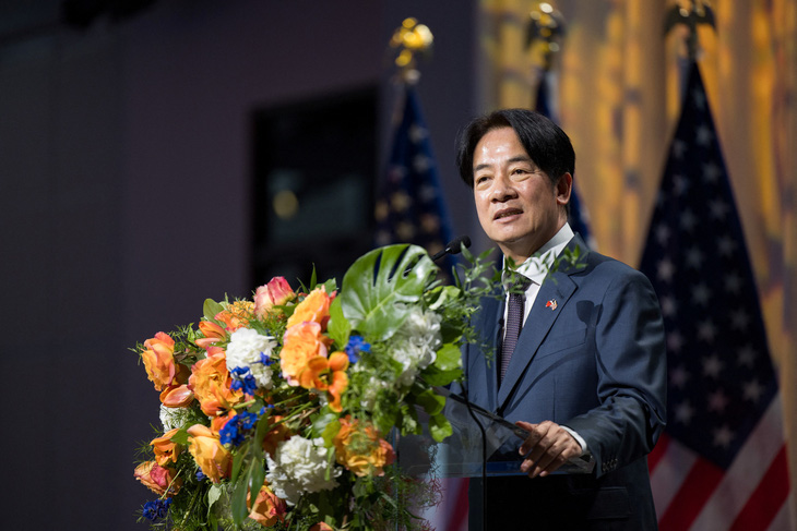 Phó lãnh đạo Đài Loan Lại Thanh Đức phát biểu tại thành phố New York (Mỹ) khi quá cảnh tại đây hôm 12-8 - Ảnh: REUTERS