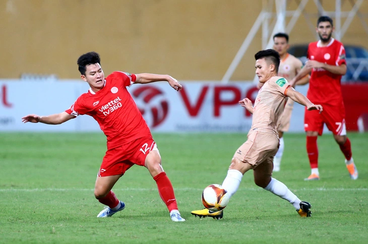 Quang Hải (phải) cùng CLB CAHN đang sẵn sàng để đăng quang V-League 2023 - Ảnh: HOÀNG TÙNG