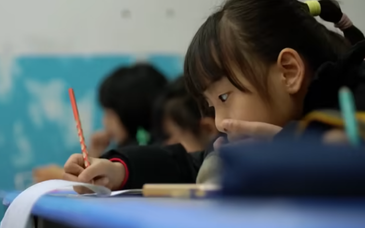 Khủng hoảng kinh tế, trẻ con vẫn là 'tiểu yêu nuốt vàng' tại Trung Quốc