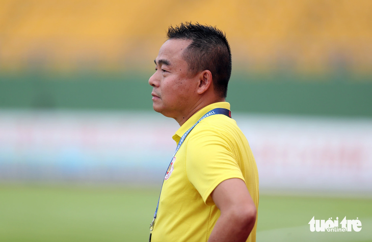 HLV Trần Tiến Đại sẽ không thể chỉ đạo ở trận tranh vô địch V-League 2023 - Ảnh: N.K