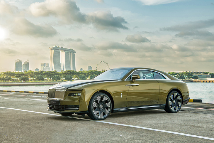 Mompha shows off his 2020 Rolls Royce Wraith Eagle VIII